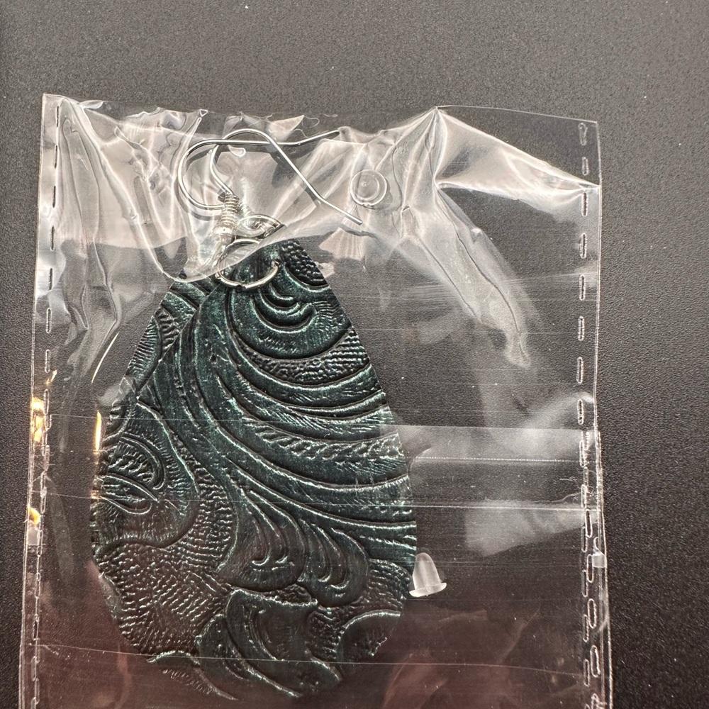 Earrings - Picture 3 of 3